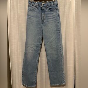 Levi's Light Wash Ribcage Straight